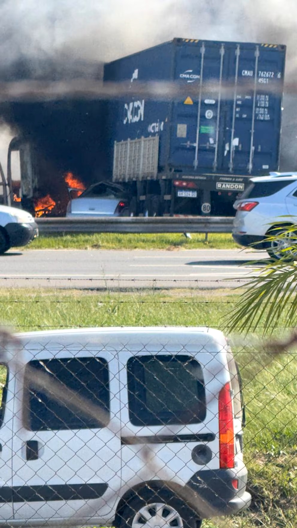 Trágico choque en Panamericana entre dos camiones y dos autos: hay al ...